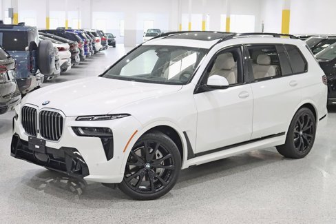 Used 2025 BMW X7 xDrive40i w/ M Sport Package image 8