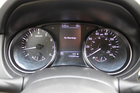 Used 2020 Nissan Rogue SV image 38