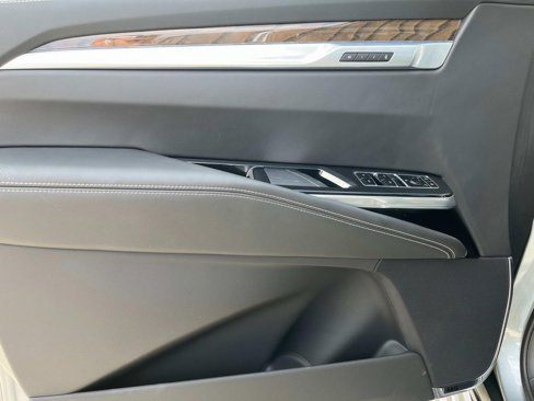 New 2025 Cadillac Escalade Sport Platinum w/ LPO, ONYX Package image 25