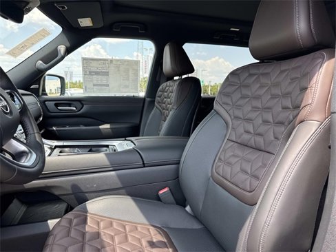New 2026 Nissan Armada Platinum image 8