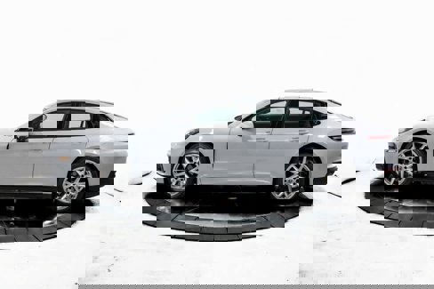 Certified 2025 Porsche Panamera image 2