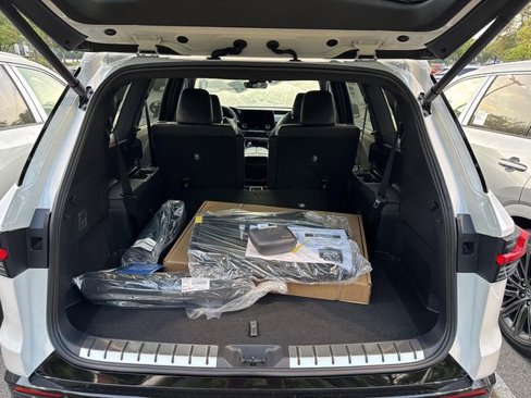 New 2026 Lexus TX 500h AWD image 14