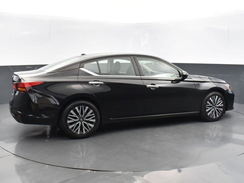 Used 2023 Nissan Altima 2.5 SV image 4