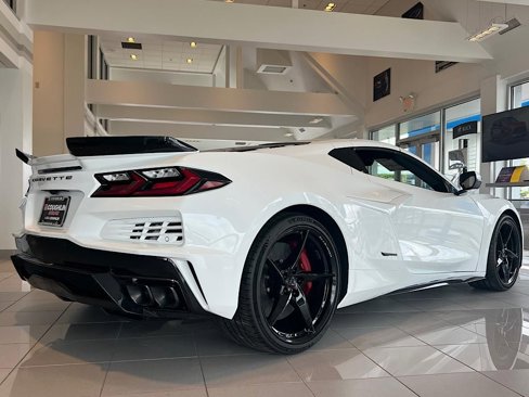 New 2025 Chevrolet Corvette E-Ray w/ Stealth Interior Trim Package image 7