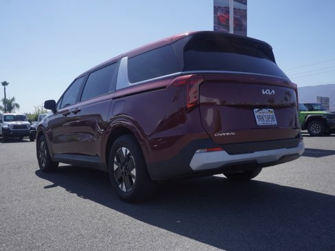 Used 2025 Kia Carnival LXS image 7