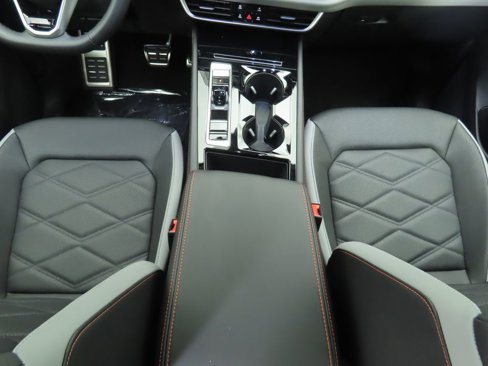 New 2026 Volkswagen Atlas Peak Edition image 17