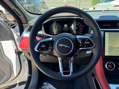 New 2025 Jaguar F-PACE R-Dynamic S image 17
