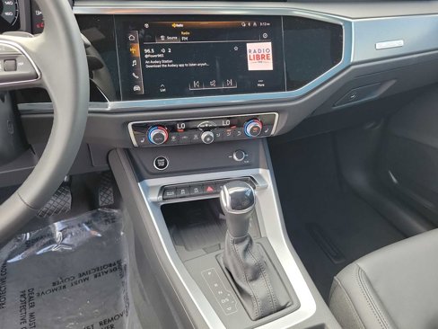 New 2025 Audi Q3 2.0T Premium image 23