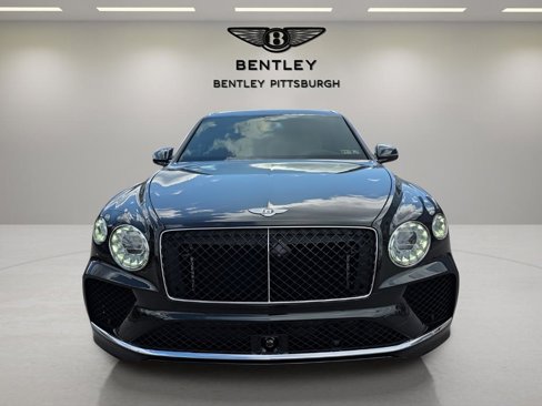 New 2025 Bentley Bentayga image 2
