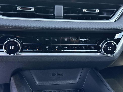 New 2026 Chevrolet Equinox LT w/ Convenience Package II image 17
