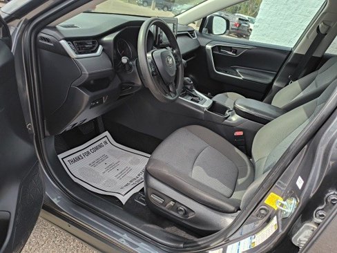 Used 2022 Toyota RAV4 XLE image 11