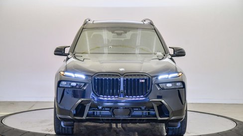 New 2026 BMW X7 M60i image 7