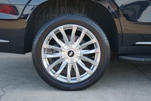Used 2021 Cadillac Escalade Premium Luxury w/ LPO, Illumination Package image 3