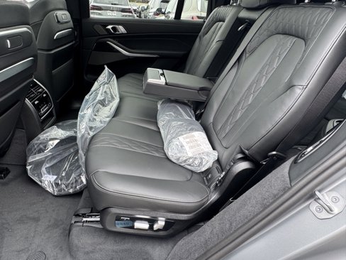 New 2026 BMW X7 xDrive40i w/ Executive Package image 28