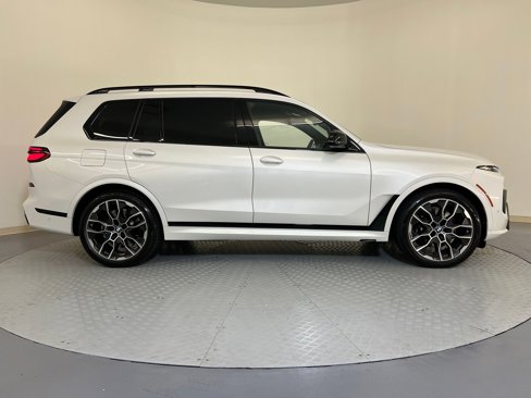 New 2026 BMW X7 M60i image 8