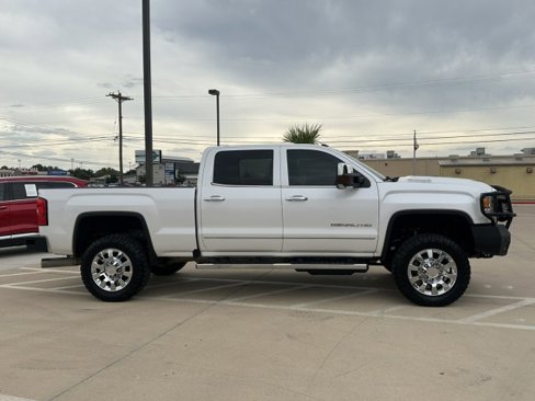 Used 2018 GMC Sierra 2500 Denali w/ Duramax Plus Package image 7