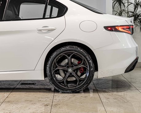 New 2025 Alfa Romeo Giulia AWD image 7