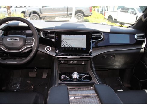 Used 2024 Jeep Wagoneer L Series III image 10