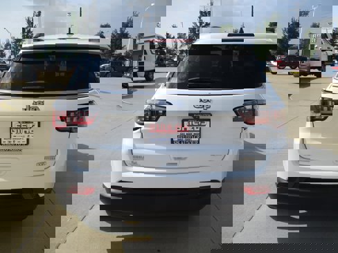 Used 2022 Jeep Compass Latitude w/ Convenience Group image 5