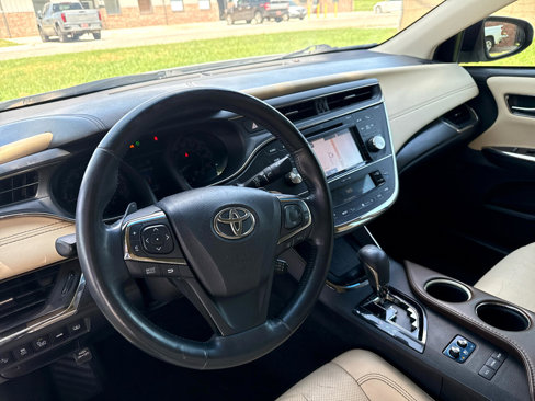 Used 2018 Toyota Avalon Limited w/ Carpet Mat Package image 27