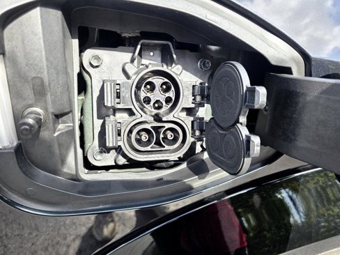 Used 2024 Nissan Ariya AWD image 58