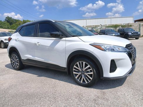 Used 2024 Nissan Kicks SV image 3