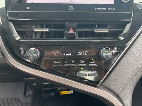 Used 2023 Toyota Camry XLE image 16