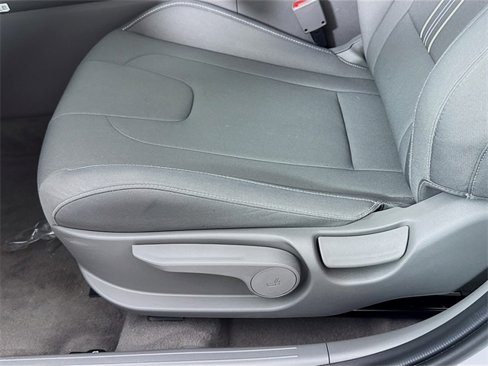 Used 2024 Hyundai Elantra SEL image 31