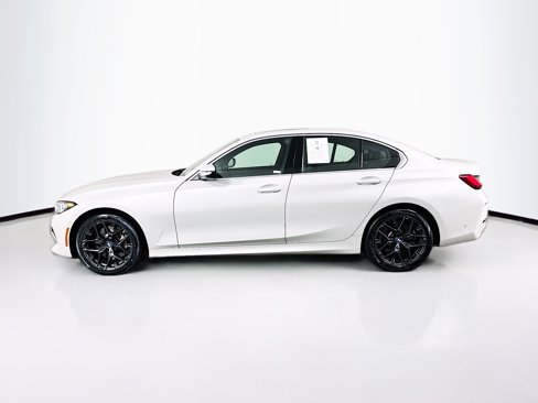 Used 2025 BMW 330i Sedan image 4