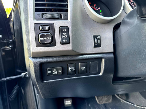 Used 2011 Toyota Tundra 4x4 Double Cab image 23