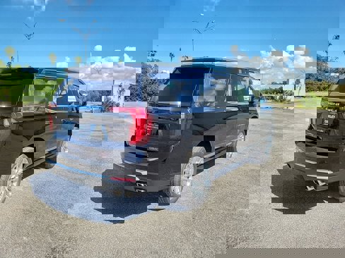 New 2026 GMC Yukon Denali w/ Sun & Power Step Package image 5