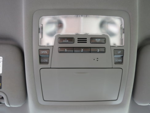 Used 2016 Toyota Highlander Limited image 28