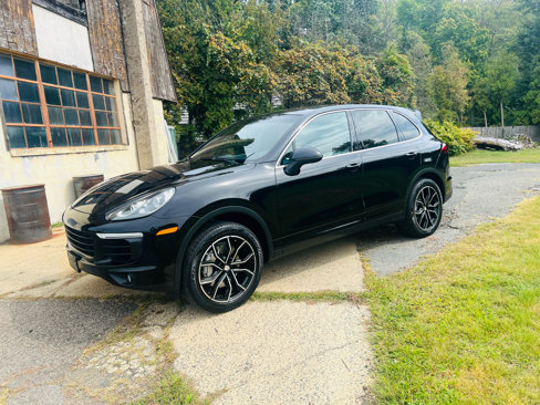 Used 2018 Porsche Cayenne S image 2