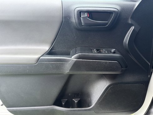 Used 2021 Toyota Tacoma SR image 31