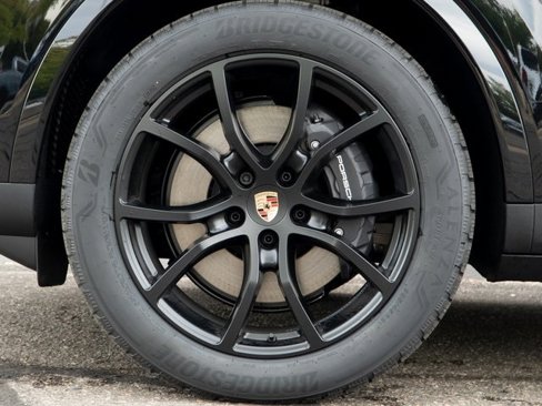 New 2026 Porsche Cayenne Coupe image 12