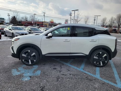 New 2025 Nissan Kicks SR image 8
