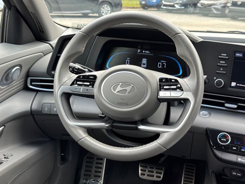 Used 2025 Hyundai Elantra Sport image 23