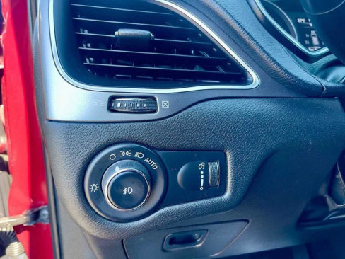 Used 2019 Jeep Cherokee Latitude w/ Popular Appearance Group image 13