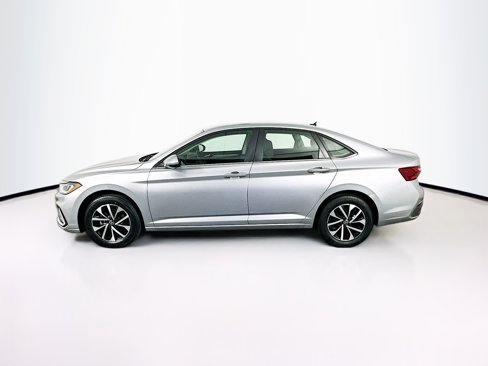 Used 2025 Volkswagen Jetta S image 4