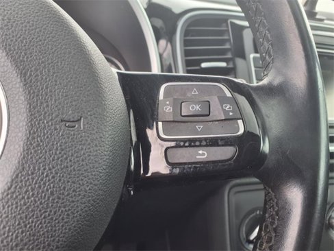 Used 2014 Volkswagen Beetle 2.5 image 21