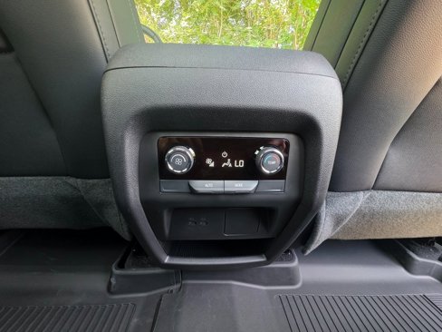 New 2026 Chevrolet Traverse LT w/ Sun and Wheel Package image 13