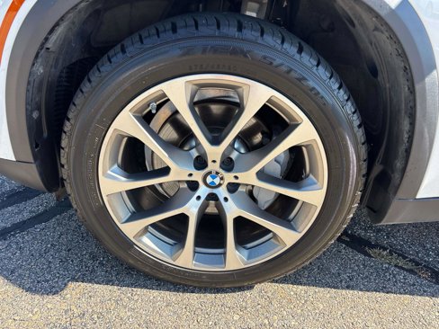 Used 2022 BMW X5 xDrive40i w/ Premium Package image 6