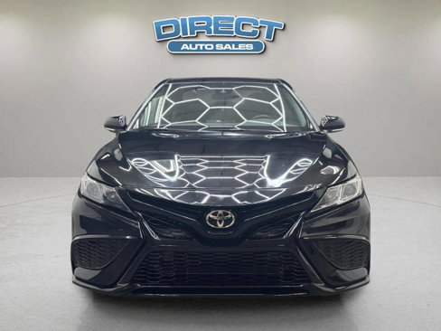 Used 2022 Toyota Camry SE image 2