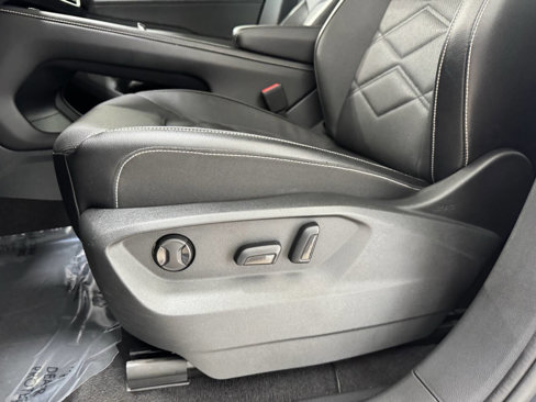 Used 2024 Volkswagen Atlas SE image 24