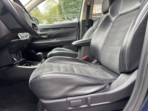 Used 2019 Mitsubishi Outlander AWD image 15