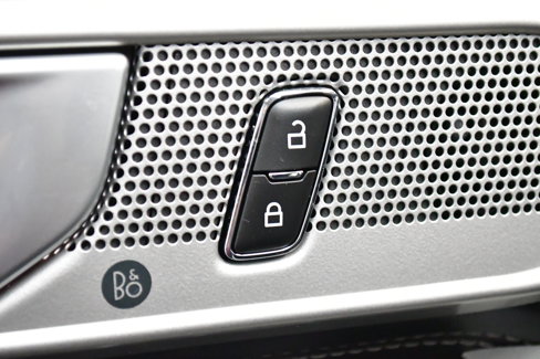 Used 2024 Ford Explorer Limited image 17
