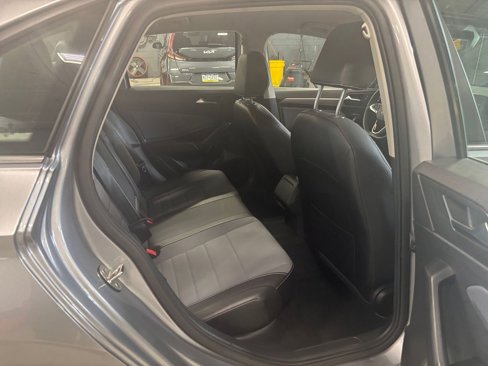 Used 2025 Volkswagen Jetta SE image 38