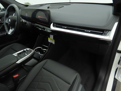 Used 2025 BMW X1 xDrive28i w/ Technology Package image 18