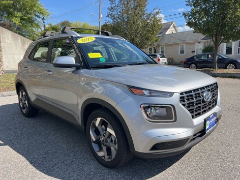 Used 2025 Hyundai Venue SEL image 7