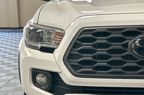 Used 2021 Toyota Tacoma TRD Off-Road image 40